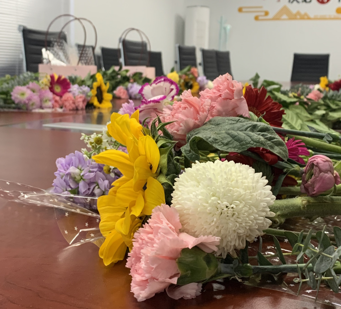 【花漾女神，約會(huì)春天】——三八婦女節(jié)插花活動(dòng)